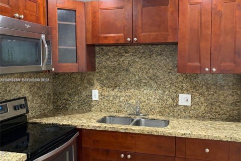 Commercial property in Coral Springs, Florida 375.42 sq.m. № 2026110 - photo 9