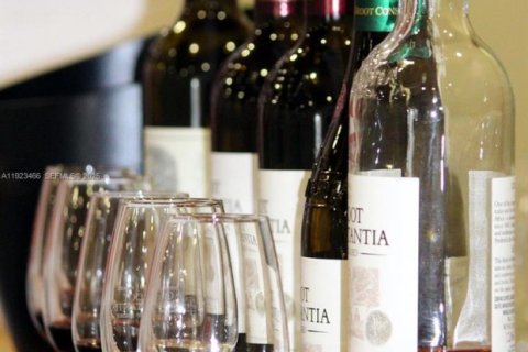 Immobilier commercial à vendre à Doral, Floride № 1977444 - photo 4