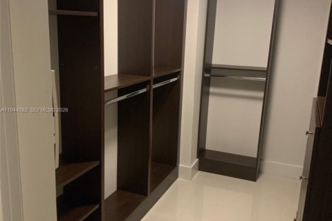 House in Miami Beach, Florida 2 bedrooms, 157.93 sq.m. № 2001583 - photo 22