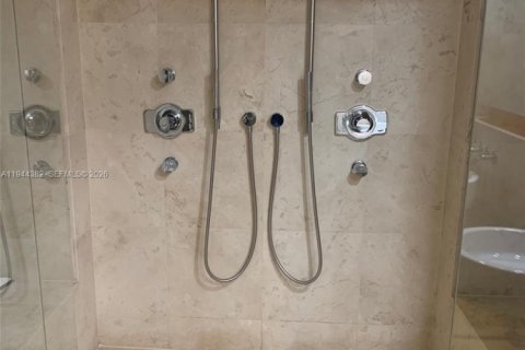 House in Miami Beach, Florida 2 bedrooms, 157.93 sq.m. № 2001583 - photo 21