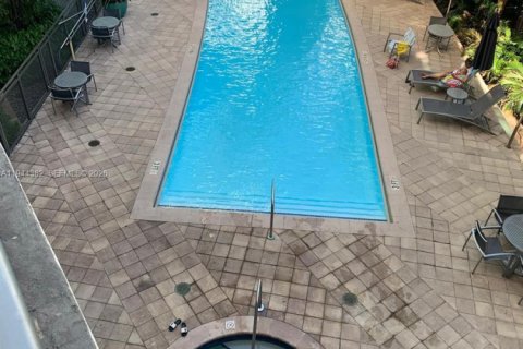 House in Miami Beach, Florida 2 bedrooms, 157.93 sq.m. № 2001583 - photo 25