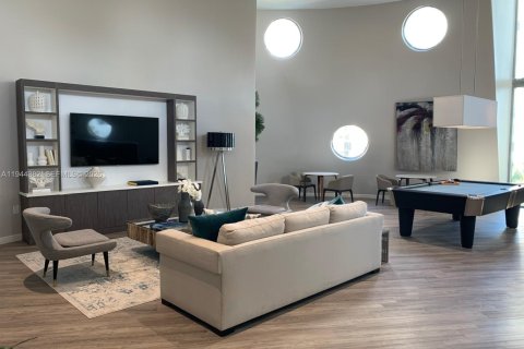 House in Miami Beach, Florida 2 bedrooms, 157.93 sq.m. № 2001583 - photo 26