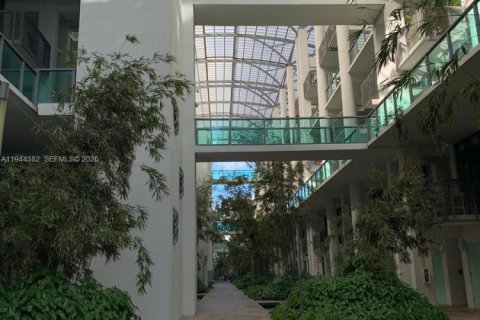 House in Miami Beach, Florida 2 bedrooms, 157.93 sq.m. № 2001583