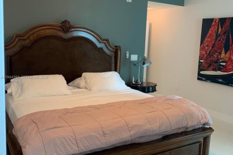 House in Miami Beach, Florida 2 bedrooms, 157.93 sq.m. № 2001583 - photo 18