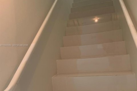 House in Miami Beach, Florida 2 bedrooms, 157.93 sq.m. № 2001583 - photo 15