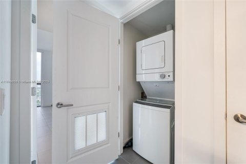 Copropriété à vendre à Miami, Floride: 2 chambres, 93.74 m2 № 1859910 - photo 11