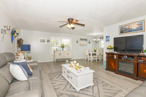 Condominio en venta en Port St. Lucie, Florida, 2 dormitorios, 108.7 m2 № 2078359 - foto 4