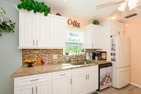 Condominio en venta en Port St. Lucie, Florida, 2 dormitorios, 108.7 m2 № 2078359 - foto 8