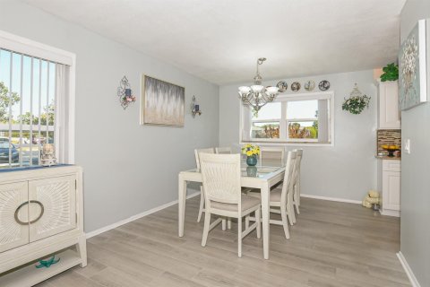 Condominio en venta en Port St. Lucie, Florida, 2 dormitorios, 108.7 m2 № 2078359 - foto 6