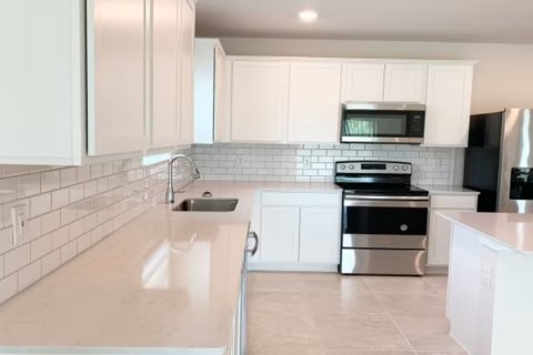 House in SUMMERS CAY in Thonotosassa, Florida 3 bedrooms, 200 sq.m. № 32673 - photo 1