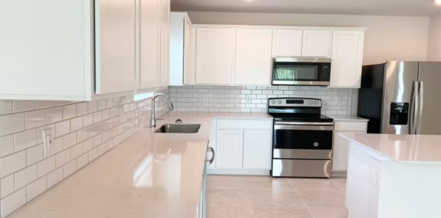 House in SUMMERS CAY in Thonotosassa, Florida 3 bedrooms, 200 sq.m. № 32673