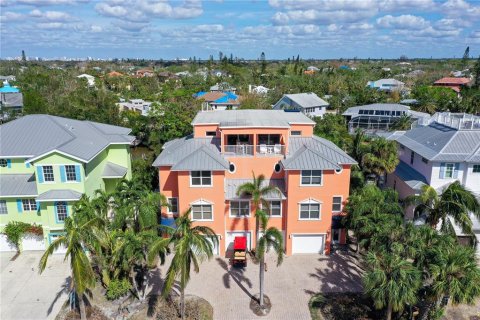 Купить таунхаус в Сарасота, Флорида 6 комнат, 299.89м2, № 1440396 - фото 1