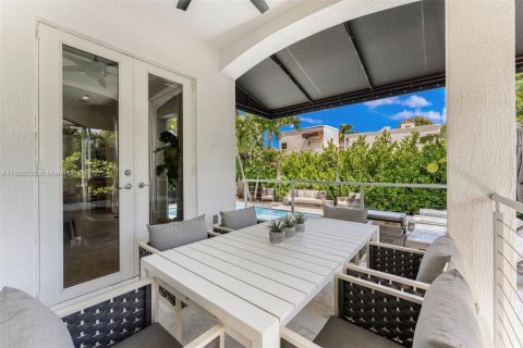 Casa en alquiler en Miami Beach, Florida, 6 dormitorios, 349.5 m2 № 2018305 - foto 16