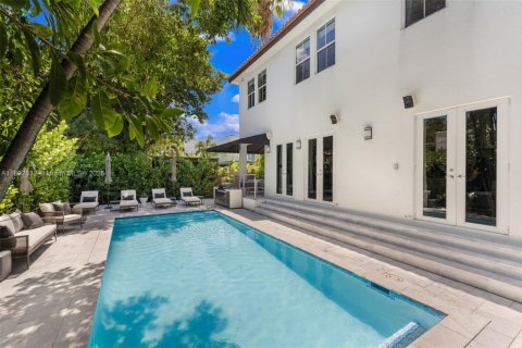 Casa en alquiler en Miami Beach, Florida, 6 dormitorios, 349.5 m2 № 2018305 - foto 20