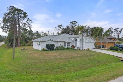 House in North Port, Florida 3 bedrooms, 172.43 sq.m. № 1754930 - photo 2