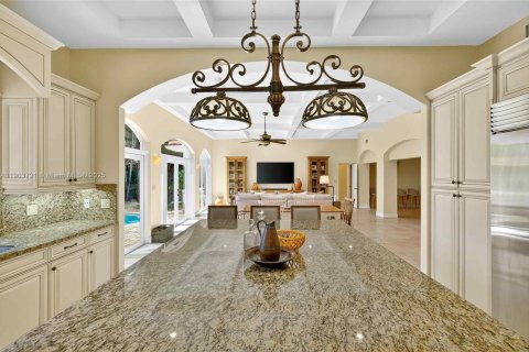 House in Miami Shores, Florida 4 bedrooms, 335.47 sq.m. № 1955221 - photo 16