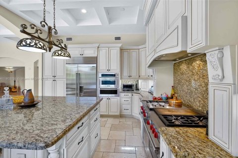 House in Miami Shores, Florida 4 bedrooms, 335.47 sq.m. № 1955221 - photo 19