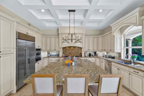 House in Miami Shores, Florida 4 bedrooms, 335.47 sq.m. № 1955221 - photo 22