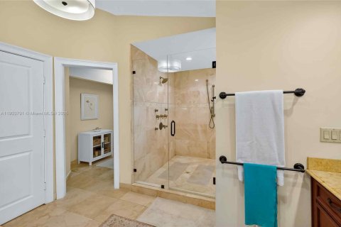 House in Miami Shores, Florida 4 bedrooms, 335.47 sq.m. № 1955221 - photo 28