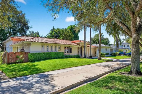 House in Miami Shores, Florida 4 bedrooms, 335.47 sq.m. № 1955221 - photo 3