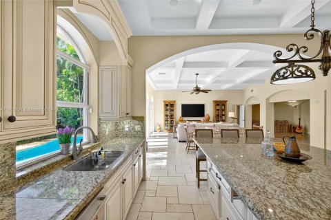 House in Miami Shores, Florida 4 bedrooms, 335.47 sq.m. № 1955221 - photo 20