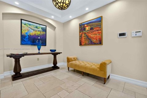 House in Miami Shores, Florida 4 bedrooms, 335.47 sq.m. № 1955221 - photo 6