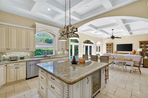 House in Miami Shores, Florida 4 bedrooms, 335.47 sq.m. № 1955221 - photo 15