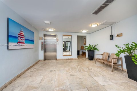 Condominio en venta en Miami Beach, Florida, 1 dormitorio, 53.98 m2 № 1987858 - foto 3