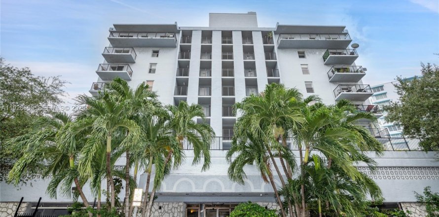 Condominio en Miami Beach, Florida, 1 dormitorio № 1987858