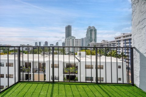 Condominio en venta en Miami Beach, Florida, 1 dormitorio, 53.98 m2 № 1987858 - foto 13