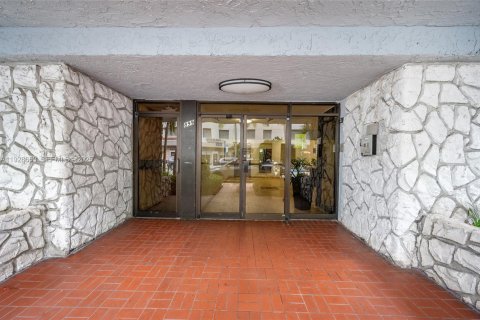 Condominio en venta en Miami Beach, Florida, 1 dormitorio, 53.98 m2 № 1987858 - foto 2