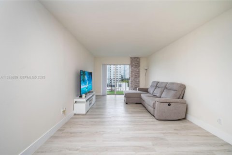 Condominio en venta en Miami Beach, Florida, 1 dormitorio, 53.98 m2 № 1987858 - foto 9