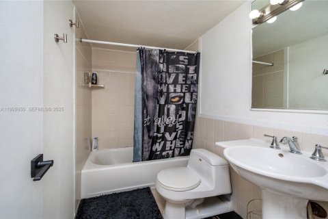 Condominio en venta en Miami Beach, Florida, 1 dormitorio, 53.98 m2 № 1987858 - foto 7