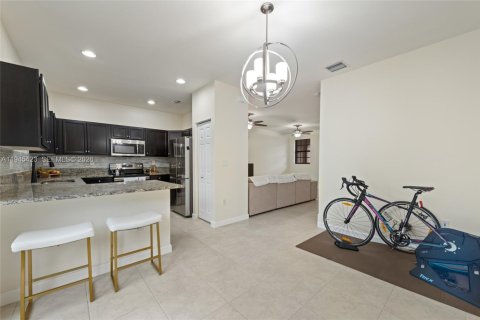Adosado en venta en Homestead, Florida, 3 dormitorios, 130.71 m2 № 2002120 - foto 12