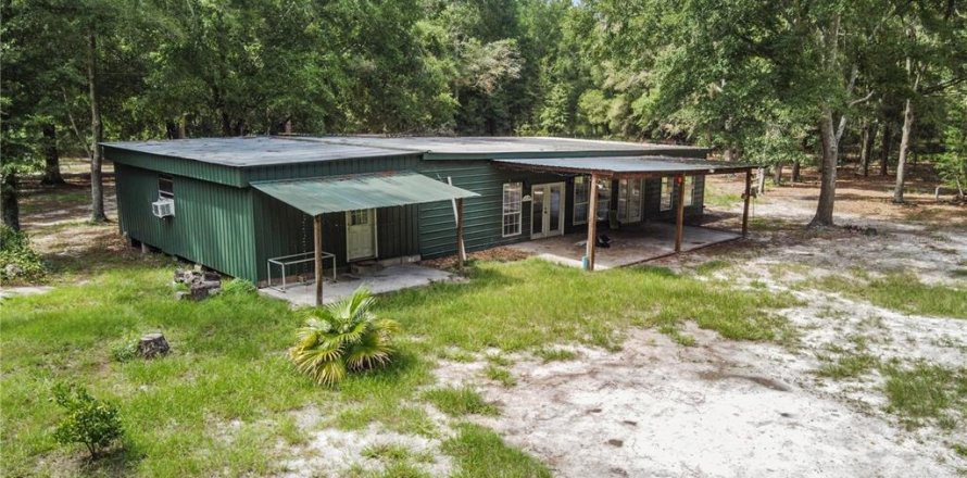 House in Bell, Florida 2 bedrooms, 210.24 sq.m. № 1914573