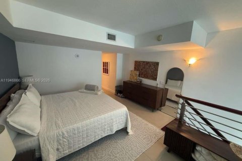 Condo in Miami, Florida, 1 bedroom  № 2003127 - photo 9