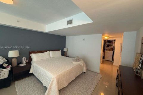 Condo in Miami, Florida, 1 bedroom  № 2003127 - photo 12