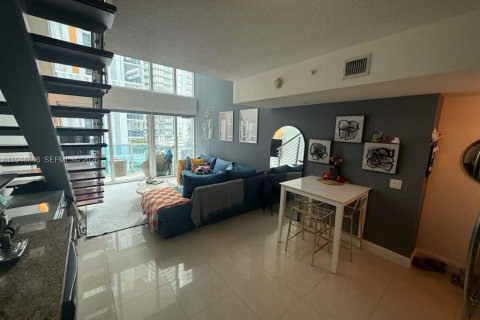Condo in Miami, Florida, 1 bedroom  № 2003127 - photo 4
