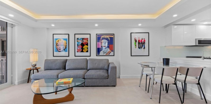 Condo in Miami Beach, Florida, 2 bedrooms  № 2007089