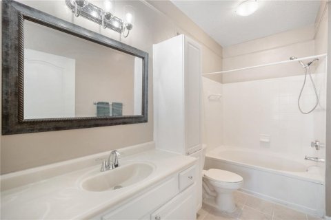 Condo in Tampa, Florida, 2 bedrooms  № 1717255 - photo 20