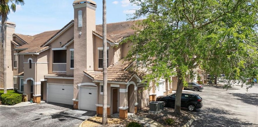 Condo in Tampa, Florida, 2 bedrooms № 1717255