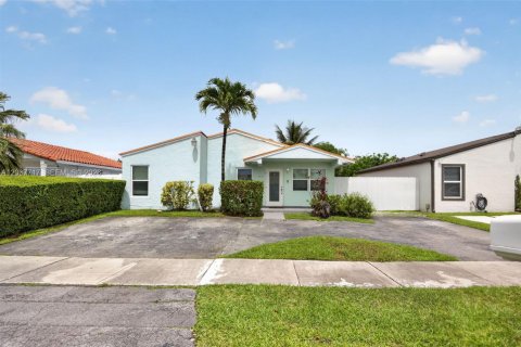 House in Miami, Florida 4 bedrooms, 167.41 sq.m. № 2086394 - photo 3