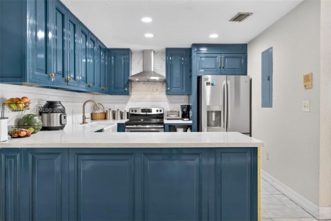 House in Miami, Florida 4 bedrooms, 167.41 sq.m. № 2086394 - photo 7