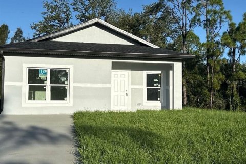 House in Punta Gorda, Florida 2 bedrooms, 77.29 sq.m. № 1912310 - photo 1