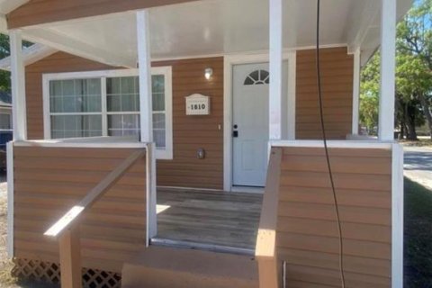 House in Kissimmee, Florida 2 bedrooms, 75.81 sq.m. № 2221286