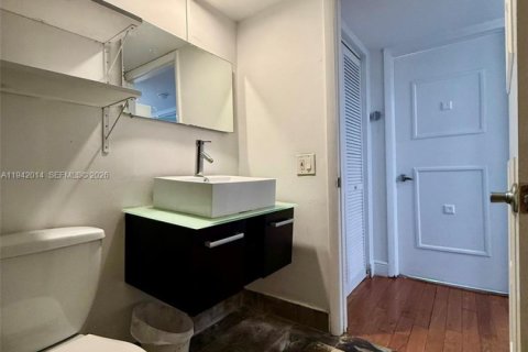 Copropriété à vendre à Miami Beach, Floride: 2 chambres, 88.26 m2 № 2031388 - photo 23