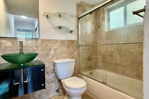 Copropriété à vendre à Miami Beach, Floride: 2 chambres, 88.26 m2 № 2031388 - photo 30