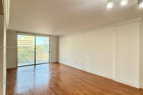 Copropriété à vendre à Miami Beach, Floride: 2 chambres, 88.26 m2 № 2031388 - photo 12