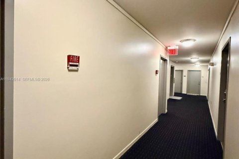 Copropriété à vendre à Miami Beach, Floride: 2 chambres, 88.26 m2 № 2031388 - photo 4