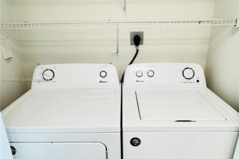 Copropriété à louer à Miami, Floride: 1 chambre, 70.23 m2 № 2060782 - photo 7